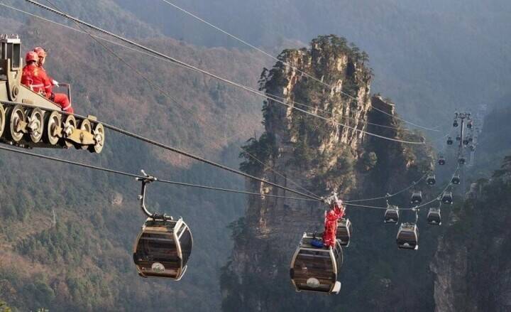 人気観光地の張家界でロープウェイ救助訓練を実施―中国