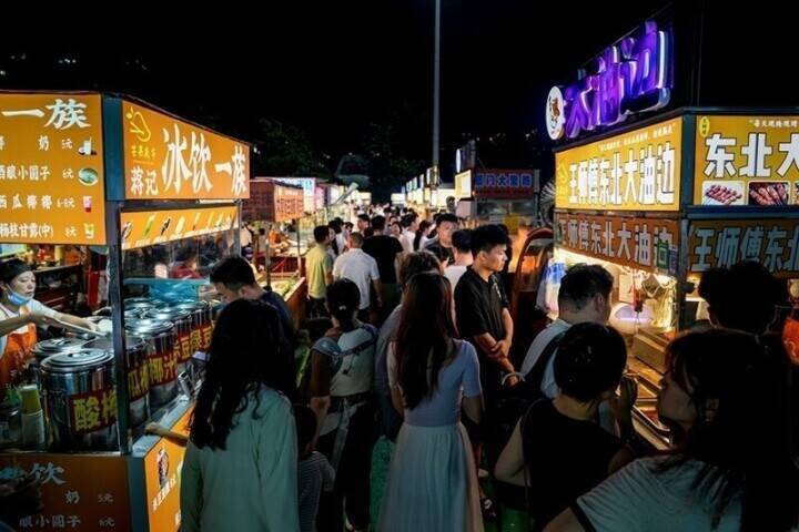 若者が経営する屋台がずらり、安徽省のマンゴーナイトマーケットが人気―中国