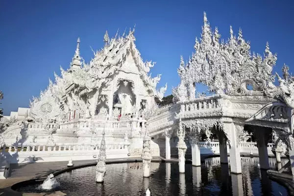 「台湾人観光客がタイ寺院で現地人と殴り合い、「立ち止まり禁止」を無視か―台湾メディア」の画像