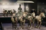 「秦の始皇帝の1号・2号銅車馬が出土地で初の同時展示―中国」の画像1