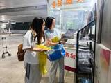 「北京地下鉄、20年間雨の日に使い捨てレインコートを配布―中国」の画像1