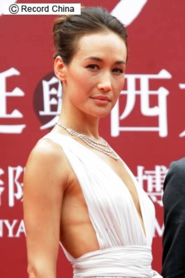 ハリウッドで大成功の女優マギーq ドレスから細すぎボディーに注目 台湾 12年6月9日 エキサイトニュース