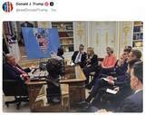 「トランプ米大統領、グリーンランドに上陸する写真をSNSに投稿」の画像2