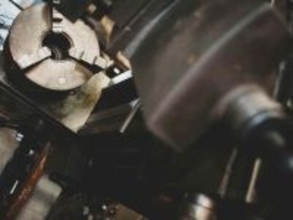 韓国の国内工作機械受注額が半減「日本は持ちこたえているのに」＝ネット「技術の差は100年」