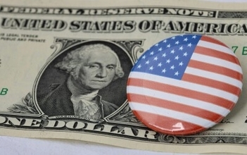 トランプ関税は米経済に大きなダメージ、債券・株式・ドル「トリプル安」の恐れ＝FRBが9カ月ぶり利下げ後も波乱続く