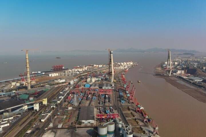 浙江省で世界最大スパンの非対称構造3本塔斜張橋「甬江特大橋」の主塔が完成―中国