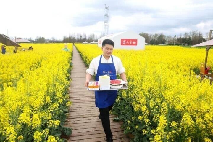 菜の花畑で火鍋、今年も人気に―四川省成都市