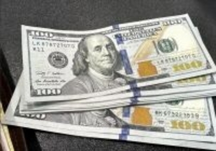 トランプ氏の署名入り米ドル紙幣を年内発行、在任中の大統領として初