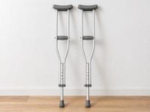 こっちは松葉杖なのに……日本人の「小さな悪意」が中国ネットで反響呼ぶ