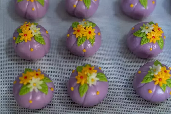 「美しいデザインの草餅が清明節の人気商品に―中国」の画像