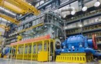 中国初の8G95船用二元燃料エンジン、大連で引き渡し