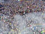 「貴州省徳江県で数十万人が水をかけ合い祝う「水龍節」―中国」の画像2