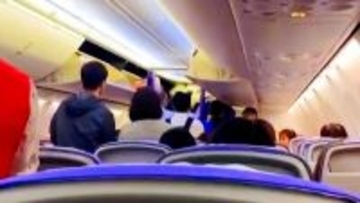 旅客機のドア閉まった後に外国籍客2人が「降りたい」―中国