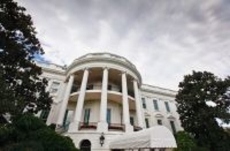 米国が特許医薬品に100％の関税を課す