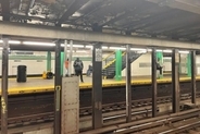 線路に突き落とされたアジア系女性、電車にはねられ即死―米NY