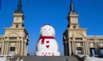 ハルビンに巨大雪だるまが再び登場、高さは19メートルに―中国