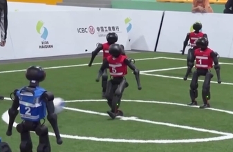 北京で中学生が参加する人型ロボットサッカー大会がスタート