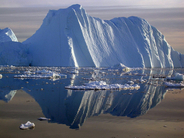 急激に進む北極の氷河融解、半袖姿でも大丈夫なほど？―中国メディア