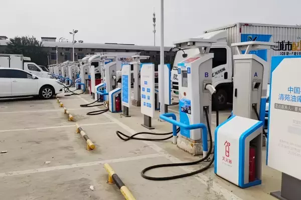 「今年の春節に「ガソリン車かEVか」の論争が起きなかったのはなぜか―中国メディア」の画像