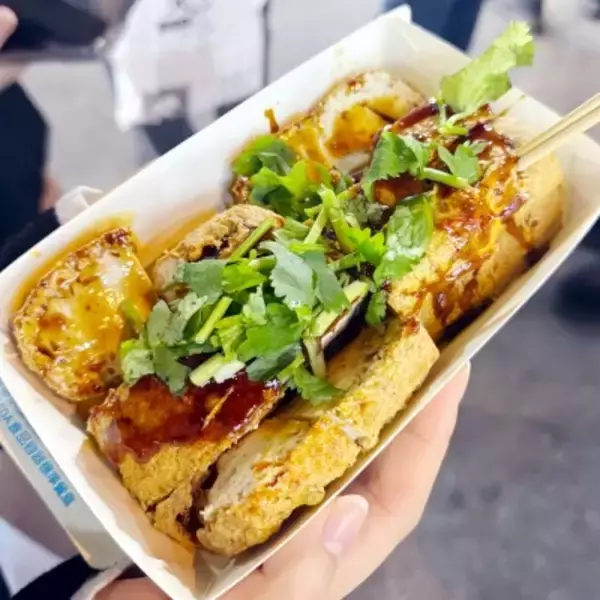 台湾女性、自宅近くの臭豆腐店からの強烈な臭気で抜毛症に―中国メディア