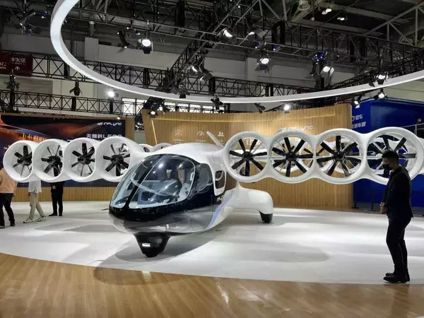 「ガソリン自動車」から「空飛ぶクルマ」へ？北京モーターショーに見る交通革命