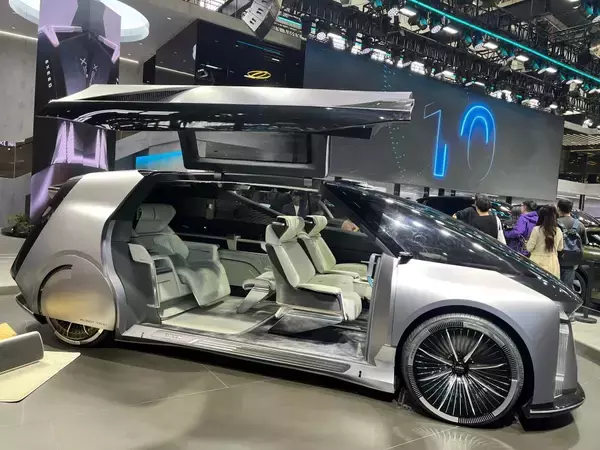 「「ガソリン自動車」から「空飛ぶクルマ」へ？北京モーターショーに見る交通革命」の画像