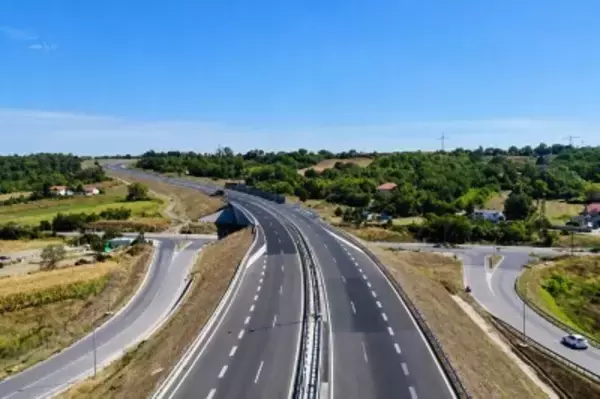 セルビアで中国企業が建設した高速道路が開通