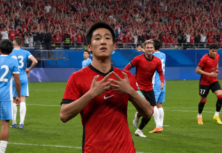 ＜サッカー＞中国代表選手、ゴール後に日本アニメのポーズ披露