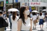 「日本人はなぜ猛暑でもマスクを外さないのか？韓国メディアが注目、ネットでは賛否」の画像1