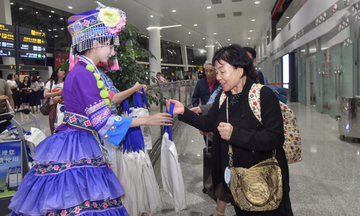 ソウル-桂林便が再開、初便で韓国人観光客約150人が到着