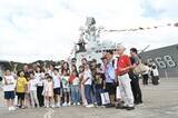 「香港とマカオの市民が軍艦を見学、「青き航跡」に刻まれた情熱と国防の決意」の画像1