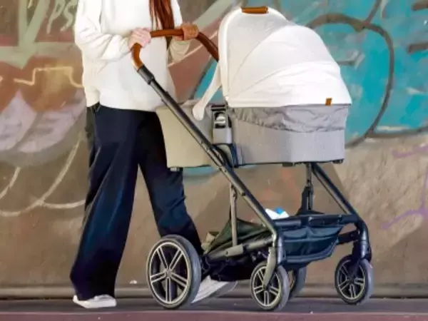 子どもが大泣きしてるのに……日本で見た光景に心痛＝中国ネットでは賛否両論