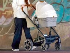 子どもが大泣きしてるのに……日本で見た光景に心痛＝中国ネットでは賛否両論