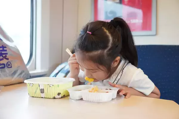 子連れ旅行がより快適に、一部の高速列車でお子様弁当を常時販売―中国