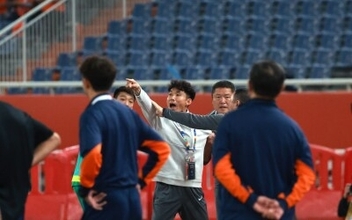 ＜サッカー＞鄭智監督、審判への侮辱で重罰―中国メディア