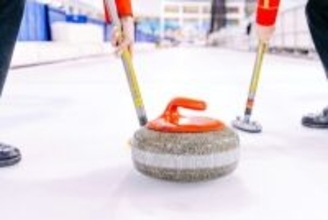 カーリング日韓戦中継で10秒間「日の丸」映す、韓国放送局にネットで批判「五輪ぶち壊し」