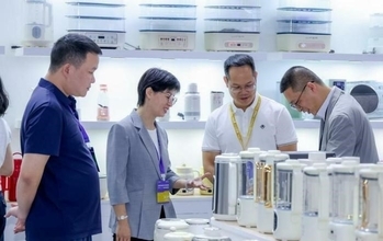 第8回IEAE深セン電子展、10万種類超の中国製品を展示
