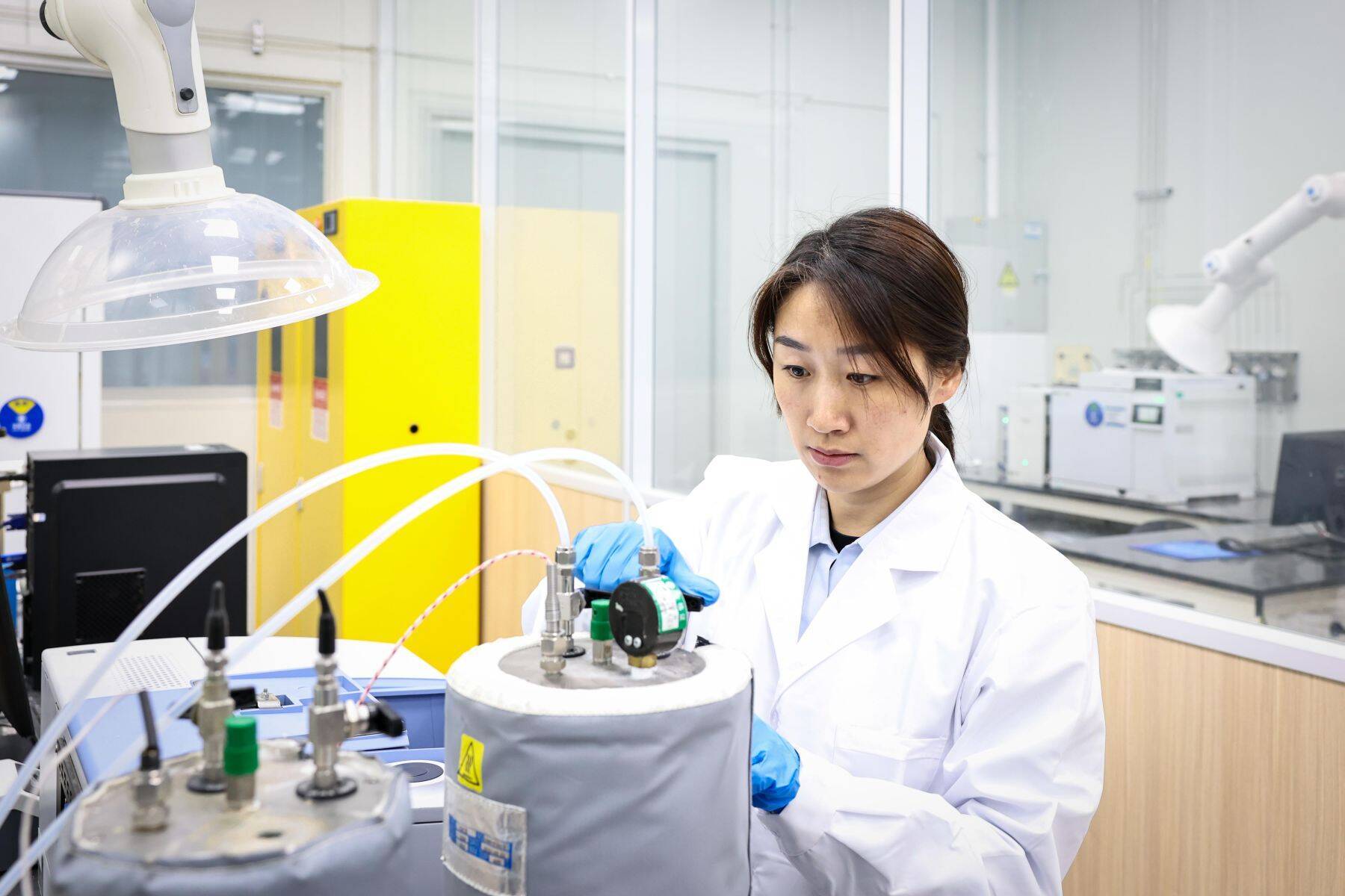 中国 同位体存在比99.99％超のシリコン系量子チップの重要素材開発に成功