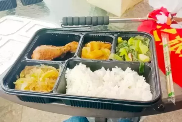 校外学習の食事後に複数の生徒が下痢、「鶏肉が臭かった」との証言も―中国