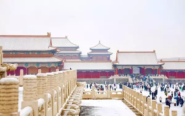 「北京で今冬初の降雪、故宮に雪景色広がる」の画像