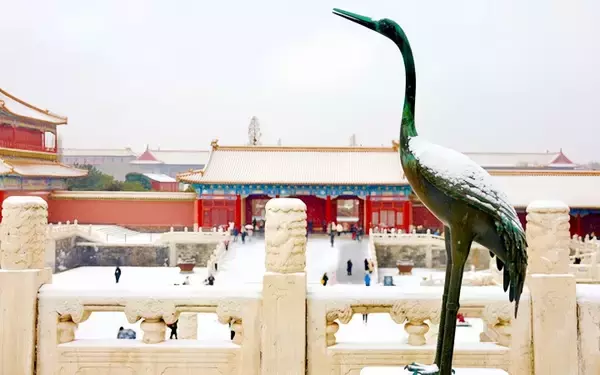 「北京で今冬初の降雪、故宮に雪景色広がる」の画像