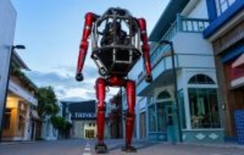 SFが現実に！人が乗れる変形ロボット登場、専門家の見方は―中国