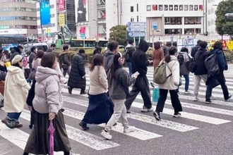 衆院選で高市旋風、在日華人は政権運営の見通しと日中関係に複雑な感情