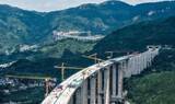 「貴州省の安盤高速道路盤関特大橋で主橋の閉合が完了―中国」の画像2