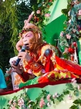 景勝地で「パフォーマー」需要が激増中、日当4万7千円に迫る高収入も―中国メディア