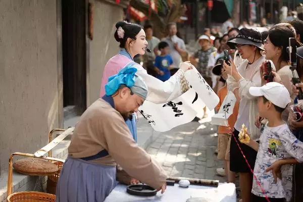 「景勝地で「パフォーマー」需要が激増中、日当4万7千円に迫る高収入も―中国メディア」の画像