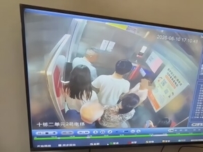 故障したエレベーターから脱出、女性が誤って転落し死亡―中国