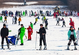 中国で氷雪観光が人気上昇中