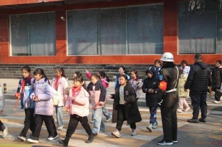 鄭州市、子どもの視点で横断歩道を最適化―中国