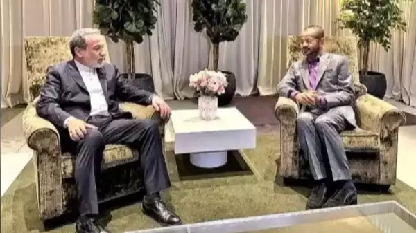 イラン外相がオマーン外相と会談、イラン・米国第3回間接交渉が開始